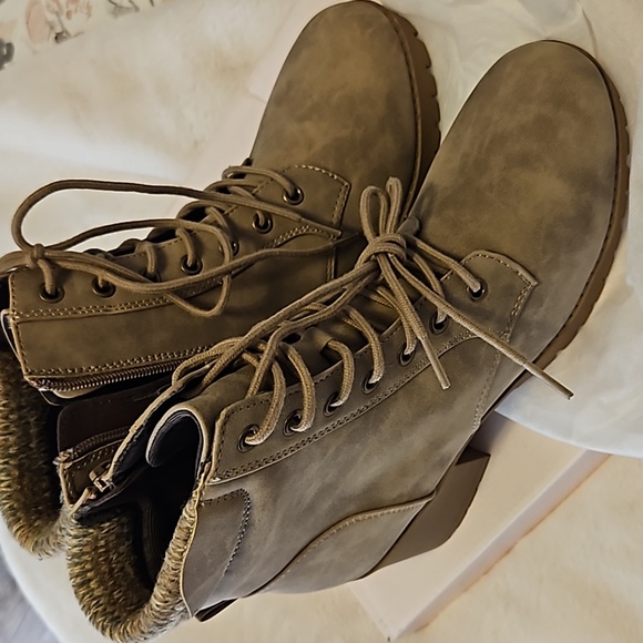 Ankle Boots - Picture 4 of 5